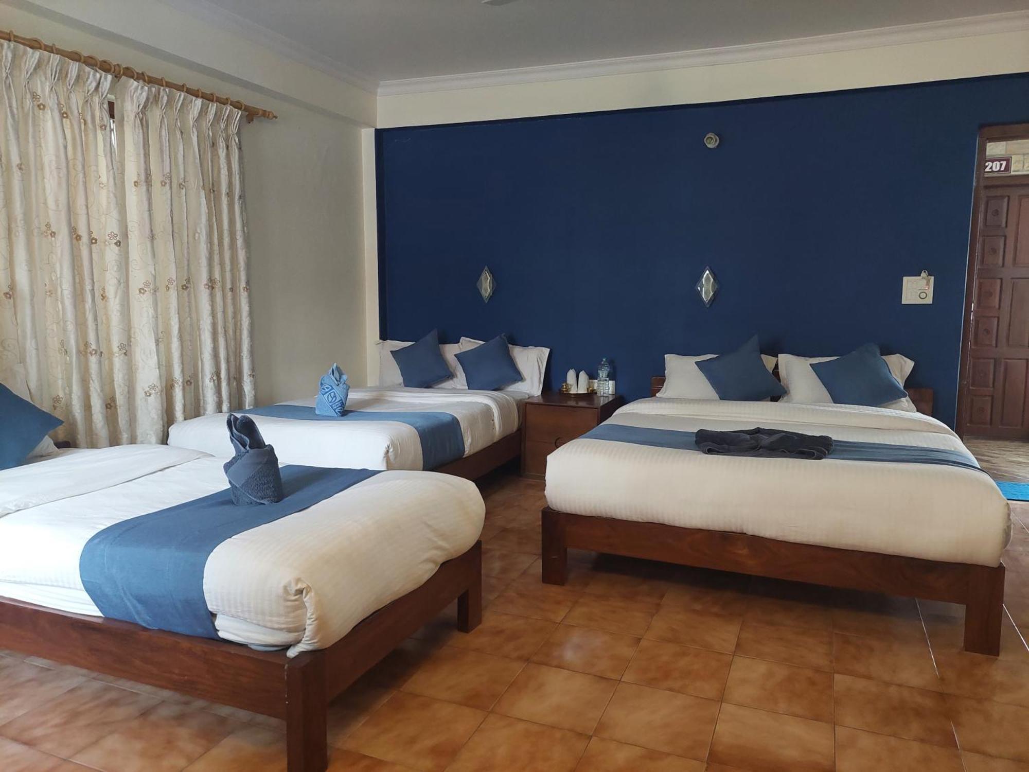 Blue Planet Lodge & Restaurant 博卡拉 外观 照片