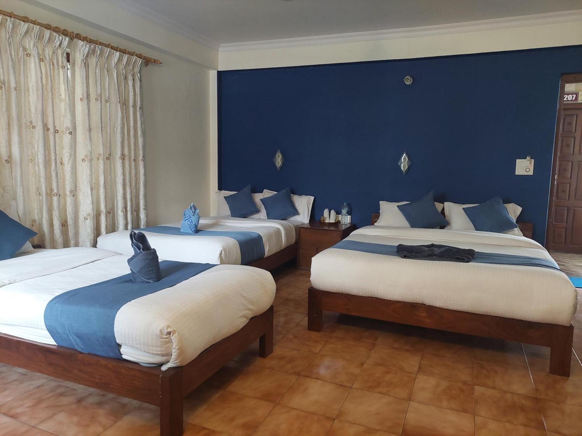 Blue Planet Lodge & Restaurant 博卡拉 外观 照片